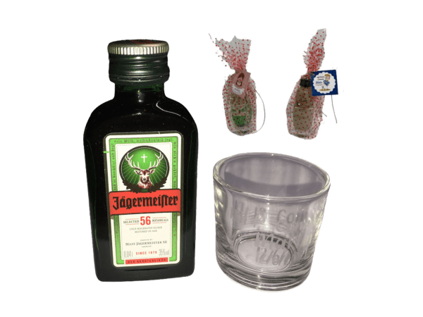 Jagermaster con vaso